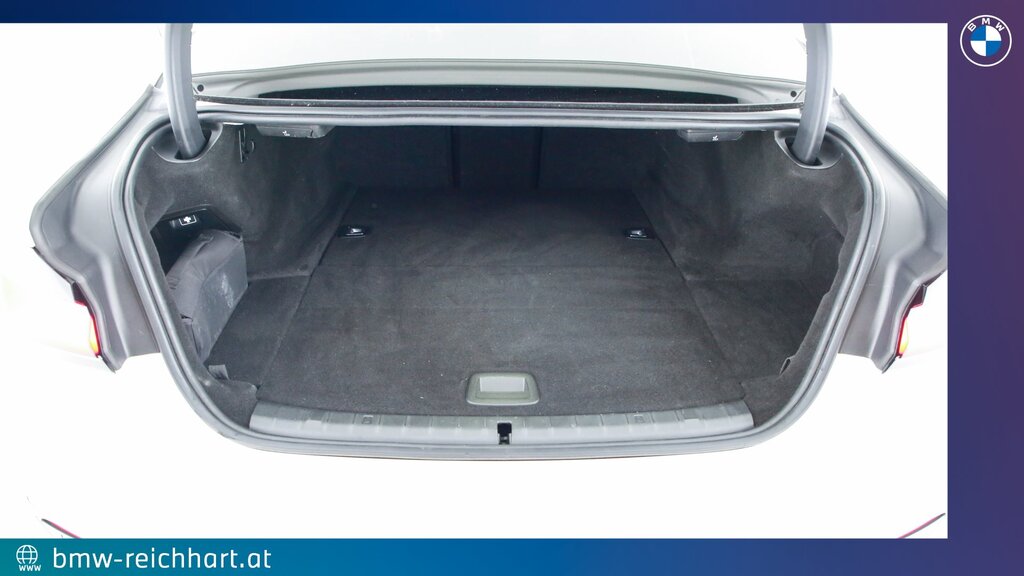 vehicle-3099083-3